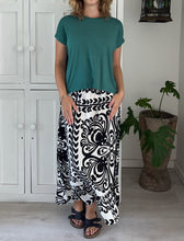 Load image into Gallery viewer, Lily T Crew Neck