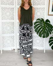 Load image into Gallery viewer, Antigua V Neck Vest