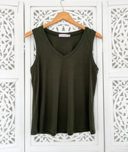 Load image into Gallery viewer, Antigua V Neck Vest