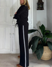 Load image into Gallery viewer, Soho Joggers in Black Ponti