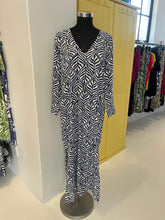 Load image into Gallery viewer, Longer Tunic in Navy &amp; White Ornamental