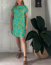 Load image into Gallery viewer, Summer Shift in Pineapple &amp; Leaf