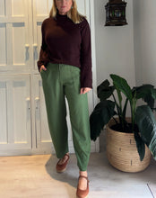 Load image into Gallery viewer, Barely Barrel Pants in Irish Green Linen Blend