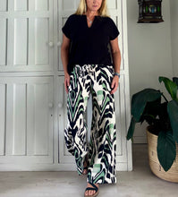 Load image into Gallery viewer, Wide Leg Pants in Black, White and Green iKat