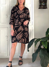 Load image into Gallery viewer, Tunis Tunic in Brown &amp; Black