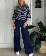 Load image into Gallery viewer, Tokyo Tee in Navy and White Cotton Stripe