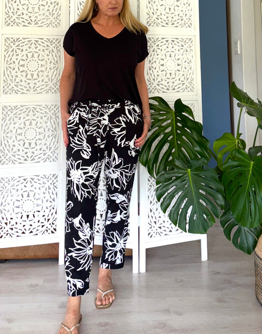 Reunion Linen Blend Pants in Black and White Floral