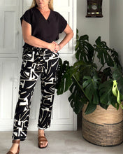 Load image into Gallery viewer, Reunion Linen Blend Pants in Black, Beige and White