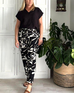 Reunion Linen Blend Pants in Black, Beige and White