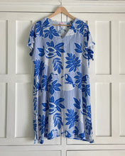 Load image into Gallery viewer, Emmie Tunic LTD in Blue Papaya