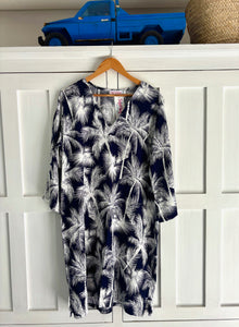 Tunis Tunic in Navy Palm