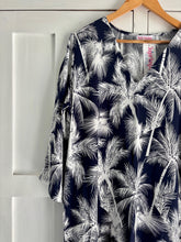 Load image into Gallery viewer, Tunis Tunic in Navy Palm