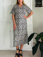 Load image into Gallery viewer, Mombasa Tunic in Black &amp; White Tile Print