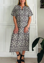 Load image into Gallery viewer, Mombasa Tunic in Black &amp; White Tile Print