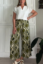 Load image into Gallery viewer, Culotte Pants in Green and Cream Geometric