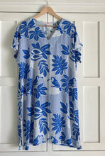 Load image into Gallery viewer, Emmie Tunic LTD in Blue Papaya